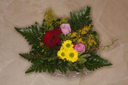 束鲜花, 生日花束, 切花, 宏观, 玫瑰, 蕨类植物, 花瓣