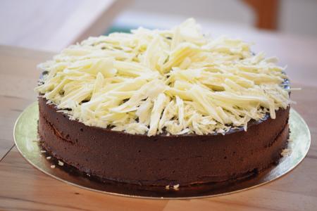 黑巧克力蛋糕, 镀金的甜点, 美食, 巧克力, 蛋糕, 甜, 切片