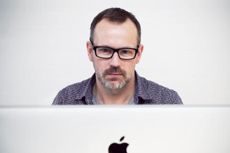 男子, 穿着, 眼镜, 使用, 苹果, 产品, 计算机