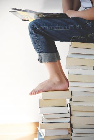 书籍, 双脚, 双腿, 人, 阅读, 低断面, 书