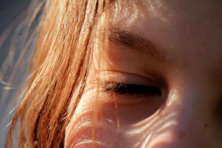 小女孩, 眼睛, 太阳, 头发, 脸上
