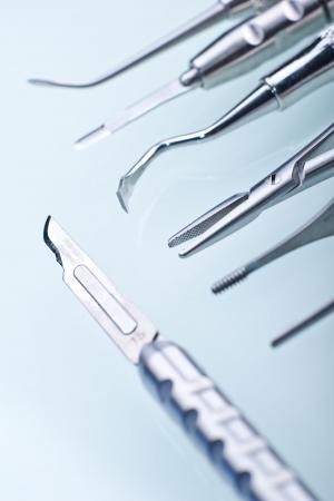 牙医, 牙科工具, 手术刀, 牙齿, 的医生, 针鼻钳, 削