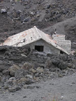 埃特纳火山, 熔岩, 淹没的房子