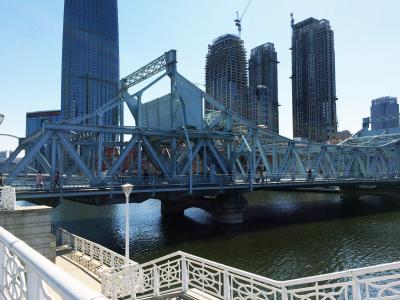 桥梁, 河, 护栏, 铁桥, 路桥, 高大的建筑物, 市中心