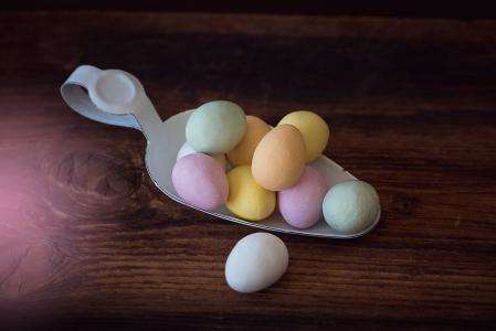 鸡蛋, 巧克力蛋, 彩蛋, 鸡蛋结霜, 多彩, 颜色, 糖果