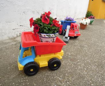 玩具, 玩具车, 拖车, 花盆, 花盆, 花, 塑料