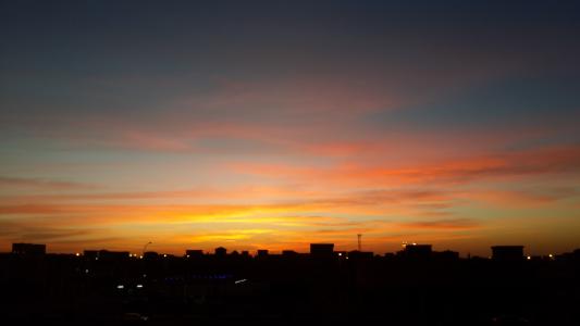 美丽的夕阳在城市, 我的照片, 享受