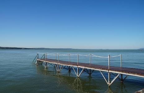 湖, 巴拉顿湖, 码头, 桥梁, 行人天桥, 水, 蓝色