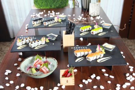 亚洲食品, 日本寿司, 顿饭, 海鲜, 大米, 鱼, 海藻