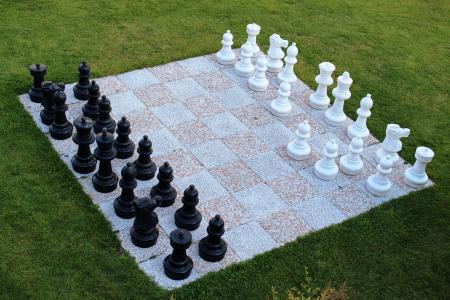 象棋比赛, 庭院棋, 棋子, 白色对黑色, 高峰
