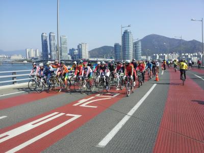 自行车盛会, 广安桥, 自行车比赛