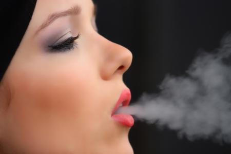 女孩烟香烟, 尼古丁, 女人, 副, 吸烟, 嘴唇, 嘴里