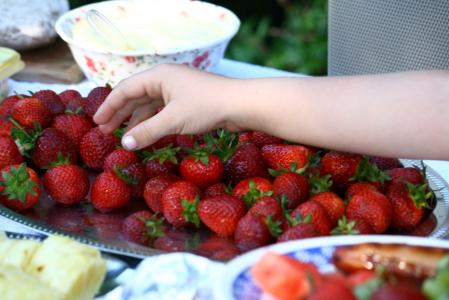 草莓, 儿童, 手, 草莓, 健康, 夏季, 浆果