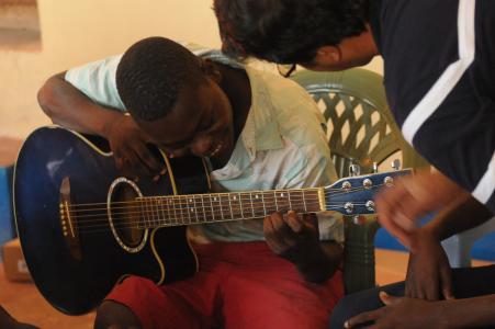 音乐课, 吉他, 音乐学院, 莫桑比克, 吉他课