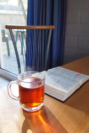 茶, 喝茶, 茶叶玻璃, 杯, 圣经 》, 信心, 打开