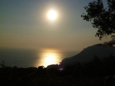 日落, 皇帝王位, 科孚岛