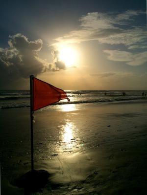 红旗, 海滩, 坏禁令, 波, 太阳, 日落, 海