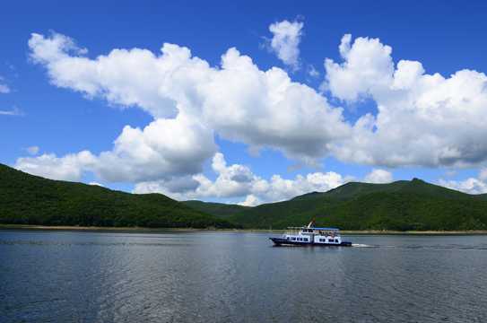黑龙江镜泊湖景致图片
