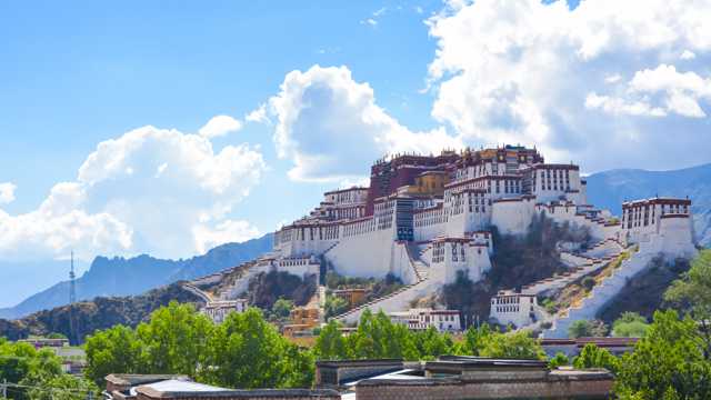 神圣的西藏布达拉宫光景图片