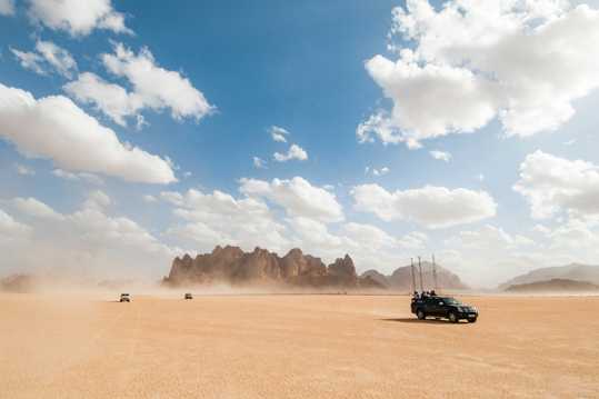 旅行观光大漠图片