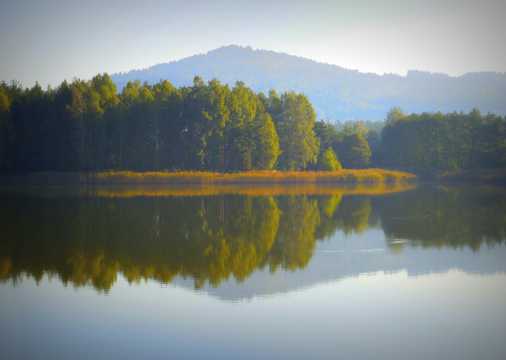 秋日自然江河图片