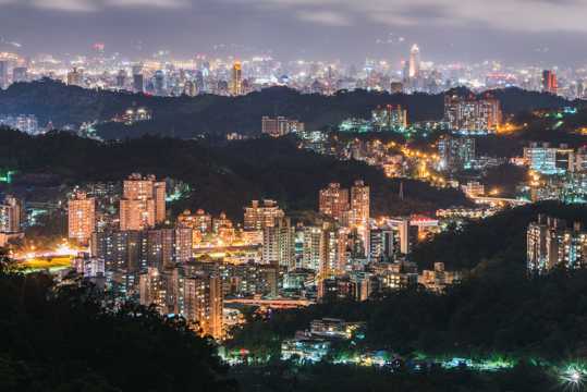 灯火通明的香港夜景图片