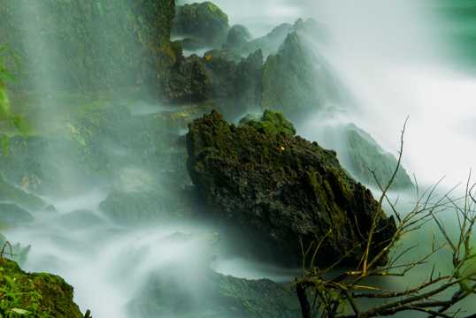 贵州天河潭瀑布景象图片