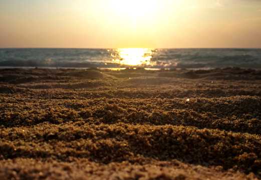 海滨海滩朝阳图片