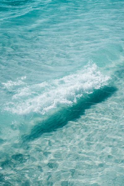 波动的海水